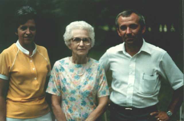 ellahoughsmith&childrfen_1981.jpg